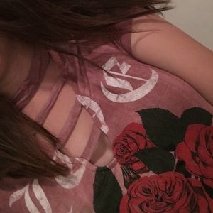 Pink(ish) long shirt, crossed design in front+rose